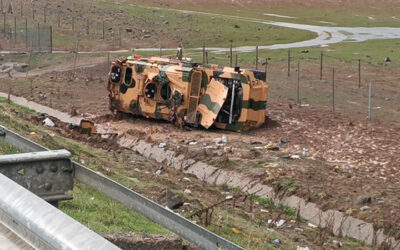 Askeri araç devrildi: 10 asker yaralandı