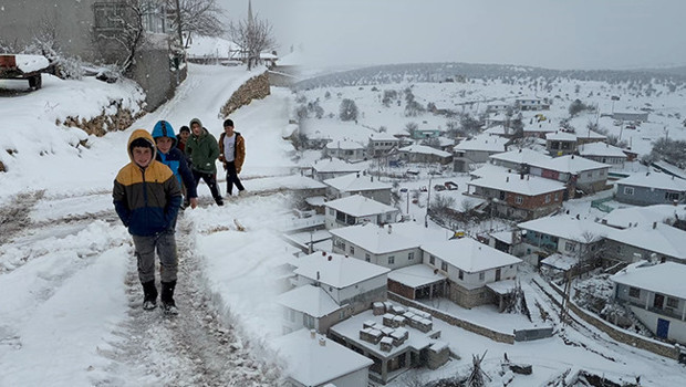 Kar yağışı etkili oldu: ‘Zorlu şartlarda gidip geliyoruz’